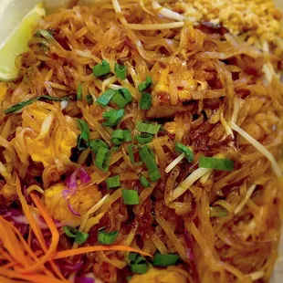 Pad Thai for takeout/delivery - huge portions!