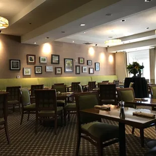 90 Pacifica dining room