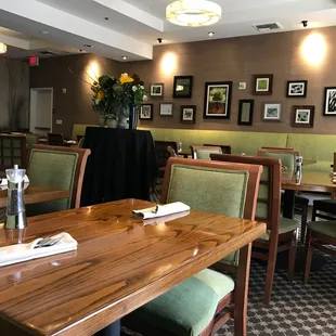 90 Pacifica dining room