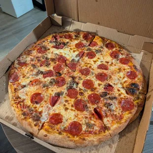 Large sausage and pepperoni