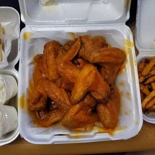 Wings, Seasoned Fries, with Ranch
