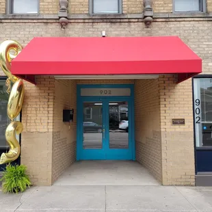 Welcome to 902 S. Cooper! Located in the heart of Cooper Young.