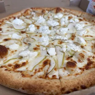 Pizza with  pear