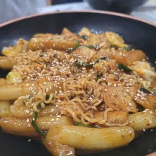 Rice cakes with ramen! Mmmmn