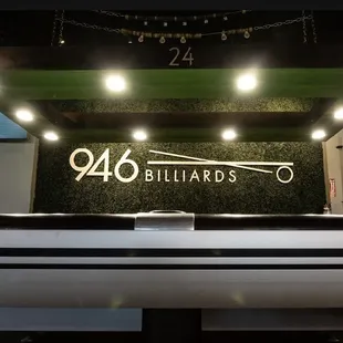 946 logo live wall