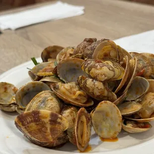 The clams are so delicious!
