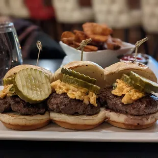 Sliders with pimento cheese