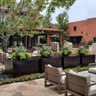 Drinks before dinner at Hotel Drover