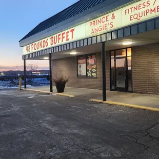 the outside of the restaurant