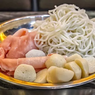 food, ramen and noodles