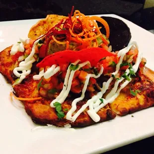 Pork Carnitas (isn't that redundant) Huarache - JUST okay to me. Looks like it's exploding w/ flavor but not