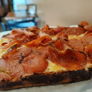 Look at that crust....that pepperoni....sooooo gooooddddd
