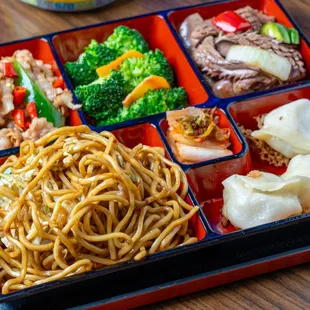 food, ramen and noodles