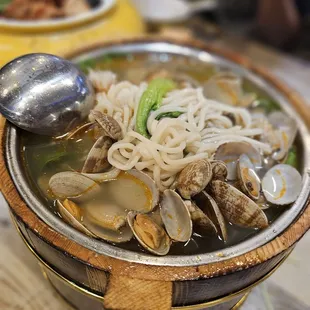 Clam noodle soup