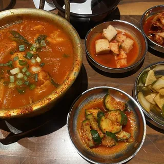 Kimchi Jjigae