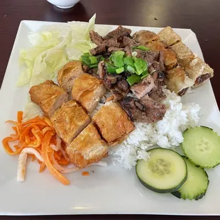 Com tau ky thit nuong cha gio