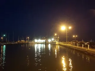 L-Head Seafood & Bait House