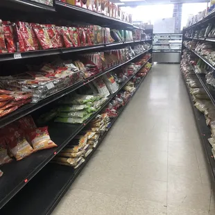 So many choices to choose from: Noodles, spices and instant heat up Indian food dishes. So many choices....