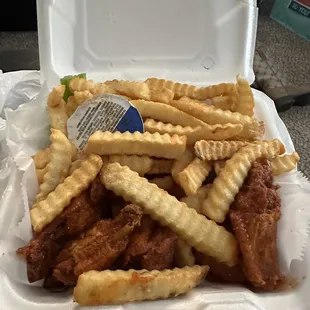 6 Medium Hot Wing Combo with Fries