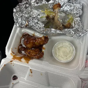 Burger and 4 Pieces Wings for 16 dollars and no fries #ripoff