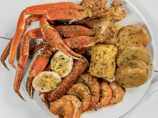 Lewey’s Seafood And Wings