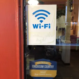 Yes. They have wi fi.