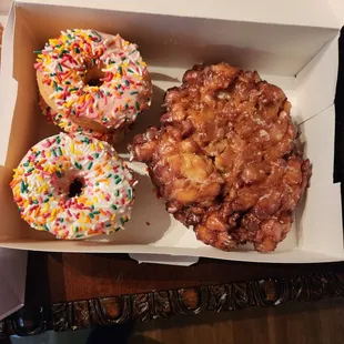 Omg the apple fritters are huuuuge