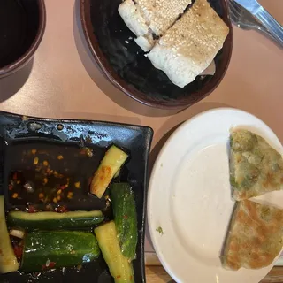 Nyo Lo Sa Bing (beef Pastry)