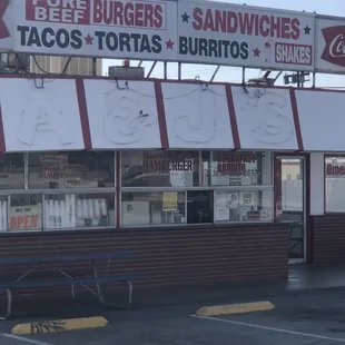 the outside of the restaurant