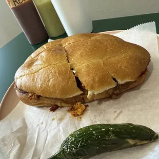 Torta de huevo con chorizo.