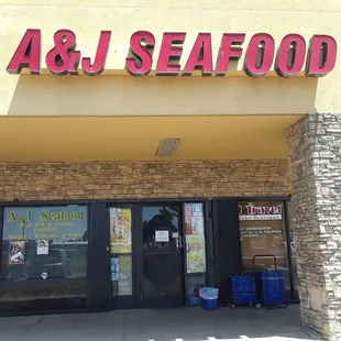 the front entrance of a &amp; j seafood