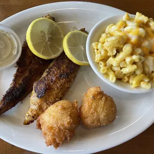 Sometimes I'm like "why did I quit going there", then I go, and I remember.  This is sad now. Whole place.