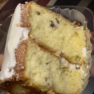 Italian cream cake }:{