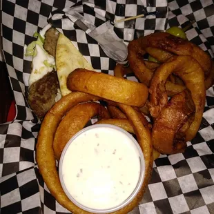 A & L Sports Pub