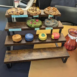 Display of other goods - cookies and macarons