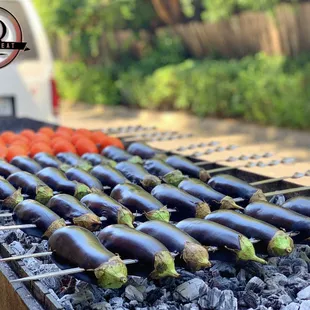 Grilling eggplants and tomatoes