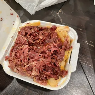 Burnt pastrami fries