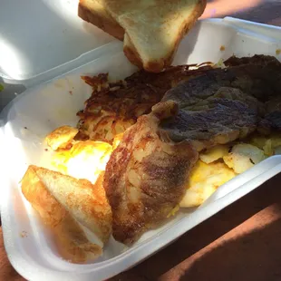 Steak, scrambled egg, hashbrown, and white bread! Amazing!!