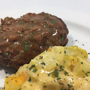 Salisbury Steak w/ yellow squash casserole