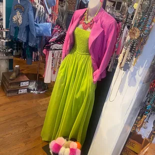 Pants suit!! Great summer color!!