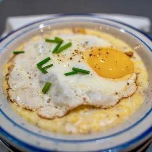 Cheesy short rib grits