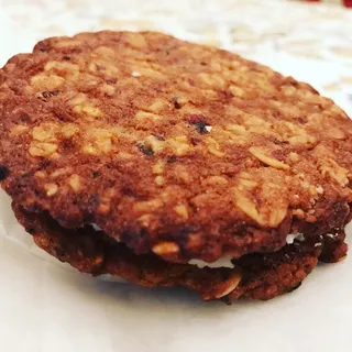 Lil Bertha Cookie Sammie