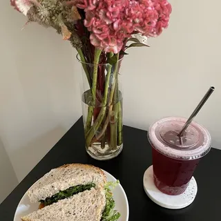 Hibiscus Mint Herbal Iced Tea