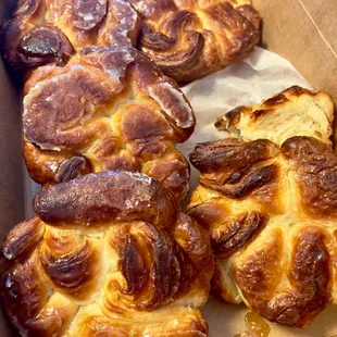 Burnt American Tea Cakes, dry as the dessert, no glaze...a box full of disappointment.