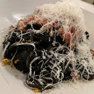 Spaghetti Al Nero Di Seppia E Bottarga