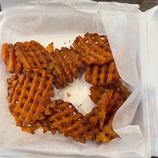 6 dollar sweet potatoe fries, on god I didn't change or eat any of the fries...