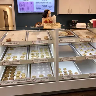 Cookie display  get a chocolate chip!