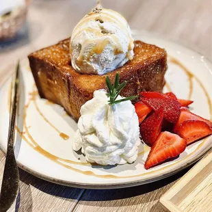 Brown butter toast was so so good. We ordered second one too.