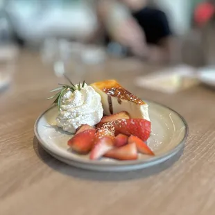 creme brulee cheesecake  ig: @eat.w.alyssa