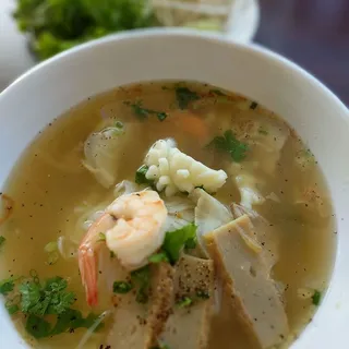 14. Hu Tieu Dac Biet (Special Rice Noodle Soup)